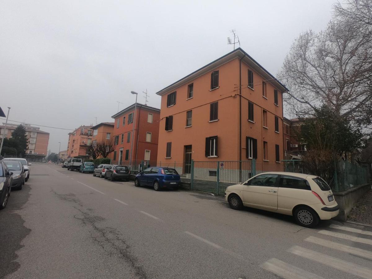 La Ex Di Nicholas Castel Maggiore Zewnętrze zdjęcie